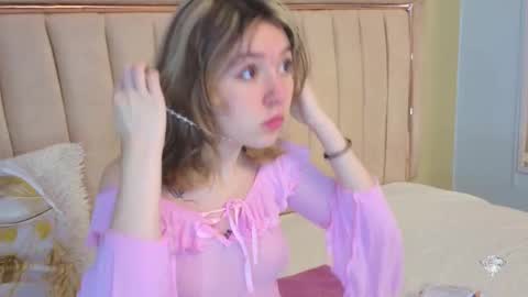 Snapshot of lucia_copper chatting on November 16, 2025, 12:33 pm lucia_copper online show from November 16, 2025, 12:33 pm