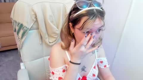 Snapshot of lucia_copper chatting on December 3, 2025, 11:52 am lucia_copper online show from December 3, 2025, 11:52 am