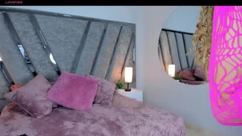 Snapshot of lucia_janne chatting on June 5, 2026, 9:20 pm Lucla online show from June 5, 2026, 9:20 pm