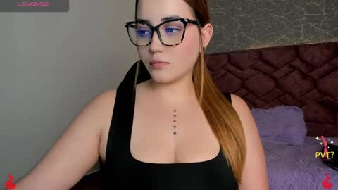 lucia star  online show from February 1, 2025, 10:13 pm