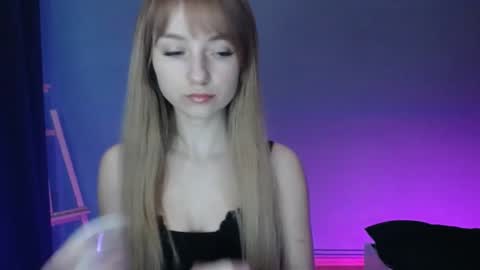 Snapshot of luciacam20 chatting on February 1, 2025, 6:21 am Lucy online show from February 1, 2025, 6:21 am