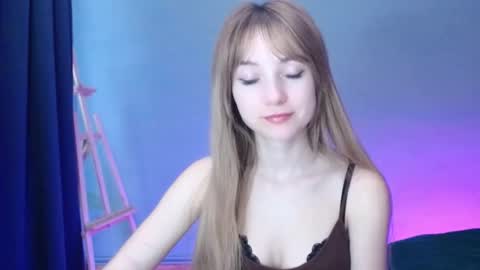 Snapshot of luciacam20 chatting on February 6, 2025, 9:43 am Lucy online show from February 6, 2025, 9:43 am