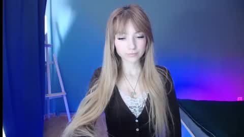 Snapshot of luciacam20 chatting on February 18, 2025, 6:26 am Lucy online show from February 18, 2025, 6:26 am