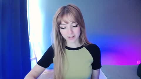 Snapshot of luciacam20 chatting on February 19, 2025, 10:45 am Lucy online show from February 19, 2025, 10:45 am