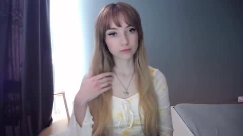 Snapshot of luciacam20 chatting on February 21, 2025, 9:34 am Lucy online show from February 21, 2025, 9:34 am