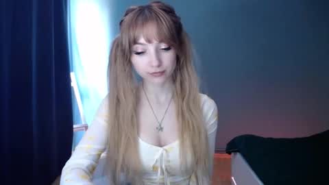 Snapshot of luciacam20 chatting on February 21, 2025, 1:55 pm Lucy online show from February 21, 2025, 1:55 pm