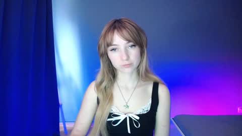 Snapshot of luciacam20 chatting on February 28, 2025, 9:47 am Lucy online show from February 28, 2025, 9:47 am