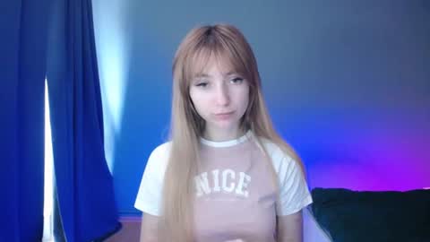 Snapshot of luciacam20 chatting on March 2, 2025, 10:03 am Lucy online show from March 2, 2025, 10:03 am