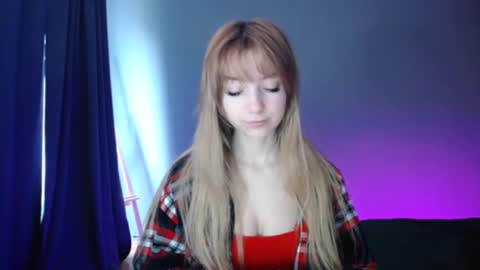 Snapshot of luciacam20 chatting on March 3, 2025, 7:21 am Lucy online show from March 3, 2025, 7:21 am