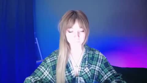 Snapshot of luciacam20 chatting on March 10, 2025, 10:55 pm Lucy online show from March 10, 2025, 10:55 pm