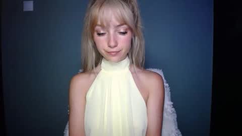 Snapshot of luciacam20 chatting on September 8, 2025, 6:18 pm Lucy online show from September 8, 2025, 6:18 pm