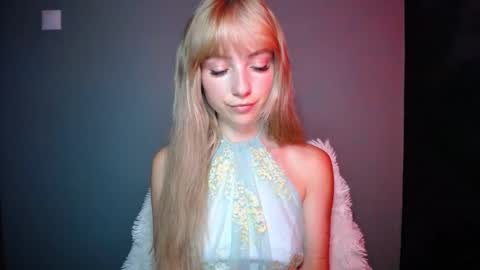 Snapshot of luciacam20 chatting on September 9, 2025, 6:24 am Lucy online show from September 9, 2025, 6:24 am