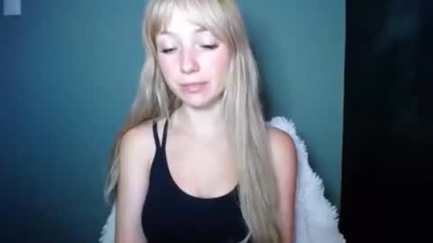 Snapshot of luciacam20 chatting on September 11, 2025, 2:39 pm Lucy online show from September 11, 2025, 2:39 pm