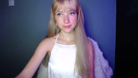 Snapshot of luciacam20 chatting on September 12, 2025, 6:24 am Lucy online show from September 12, 2025, 6:24 am