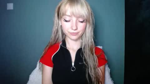 Snapshot of luciacam20 chatting on September 14, 2025, 9:03 pm Lucy online show from September 14, 2025, 9:03 pm