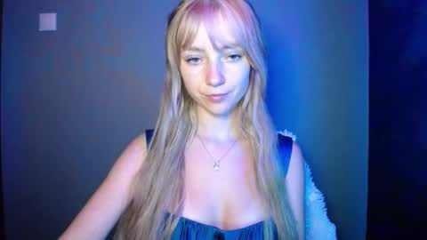 Snapshot of luciacam20 chatting on September 17, 2025, 6:53 pm Lucy online show from September 17, 2025, 6:53 pm