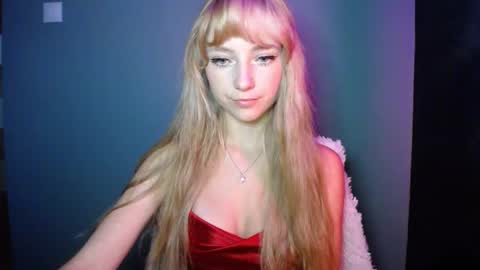 Snapshot of luciacam20 chatting on September 24, 2025, 6:06 am Lucy online show from September 24, 2025, 6:06 am