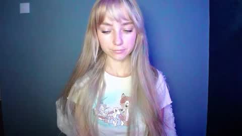 Snapshot of luciacam20 chatting on September 29, 2025, 6:29 am Lucy online show from September 29, 2025, 6:29 am