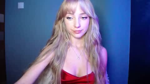 Snapshot of luciacam20 chatting on October 10, 2025, 2:38 pm Lucy online show from October 10, 2025, 2:38 pm