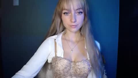 Snapshot of luciacam20 chatting on October 16, 2025, 2:51 pm Lucy online show from October 16, 2025, 2:51 pm