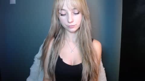 Snapshot of luciacam20 chatting on October 24, 2025, 7:32 pm Lucy online show from October 24, 2025, 7:32 pm