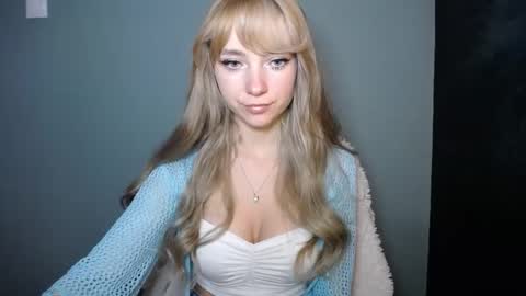 Snapshot of luciacam20 chatting on October 31, 2025, 7:42 am Lucy online show from October 31, 2025, 7:42 am