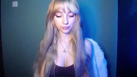 Snapshot of luciacam20 chatting on November 11, 2025, 1:44 pm Lucy online show from November 11, 2025, 1:44 pm