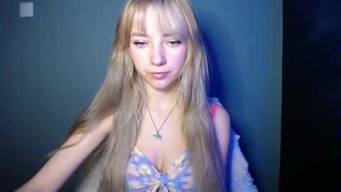 Snapshot of luciacam20 chatting on November 14, 2025, 8:02 am Lucy online show from November 14, 2025, 8:02 am