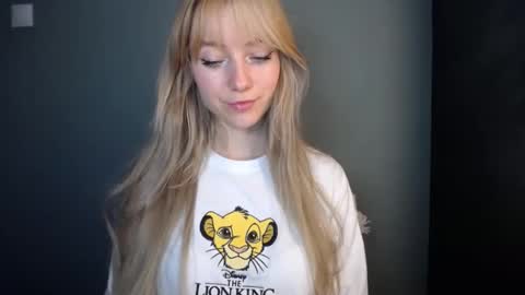 Snapshot of luciacam20 chatting on November 14, 2025, 8:07 pm Lucy online show from November 14, 2025, 8:07 pm