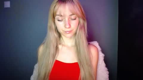 Snapshot of luciacam20 chatting on November 15, 2025, 8:27 pm Lucy online show from November 15, 2025, 8:27 pm