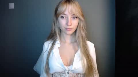 Snapshot of luciacam20 chatting on November 17, 2025, 7:30 pm Lucy online show from November 17, 2025, 7:30 pm