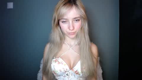 Snapshot of luciacam20 chatting on December 14, 2025, 7:36 am Lucy online show from December 14, 2025, 7:36 am