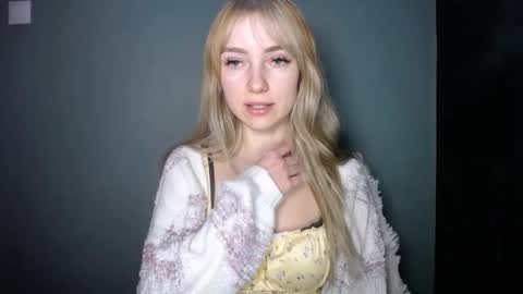 Snapshot of luciacam20 chatting on January 7, 2026, 7:49 pm Lucy online show from January 7, 2026, 7:49 pm