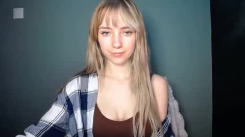 Snapshot of luciacam20 chatting on February 2, 2026, 8:07 pm Lucy online show from February 2, 2026, 8:07 pm