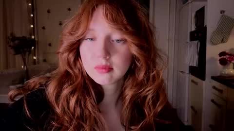 Lucia online show from December 18, 2025, 6:14 pm