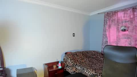 Luciana Evans online show from November 13, 2025, 2:27 pm