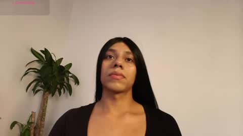 Snapshot of luciana_glow chatting on June 17, 2026, 8:10 pm luciana_glow online show from June 17, 2026, 8:10 pm
