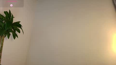 Snapshot of luciana_glow chatting on June 27, 2026, 2:38 am luciana_glow online show from June 27, 2026, 2:38 am