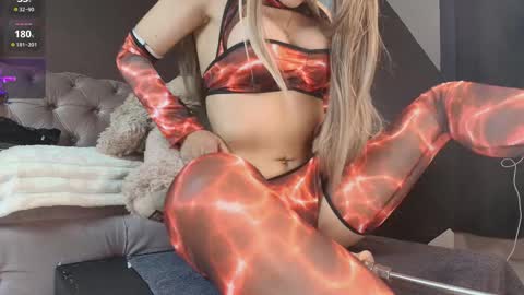 luciana_hunters online show from November 14, 2025, 12:04 pm