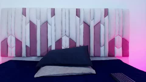 instagram luciana417  online show from September 23, 2025, 3:09 am