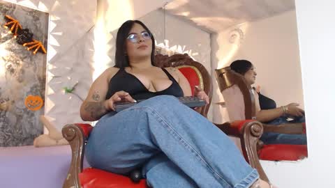 luciana_ramirez__ online show from October 22, 2025, 10:09 pm