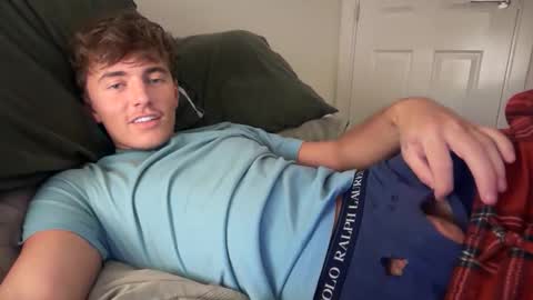 Snapshot of luciancrowe chatting on October 16, 2025, 7:04 pm Lucian online show from October 16, 2025, 7:04 pm