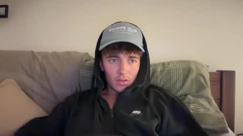 Snapshot of luciancrowe chatting on November 3, 2025, 11:04 pm Lucian online show from November 3, 2025, 11:04 pm