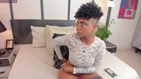 Snapshot of luciawallace chatting on December 4, 2025, 12:20 am lucia wallace online show from December 4, 2025, 12:20 am
