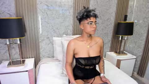 Snapshot of luciawallace chatting on February 17, 2026, 11:55 pm lucia wallace online show from February 17, 2026, 11:55 pm