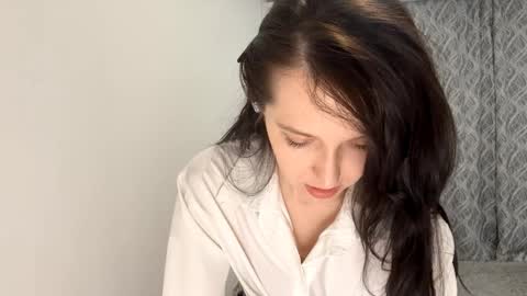 Mary online show from December 15, 2025, 5:17 pm