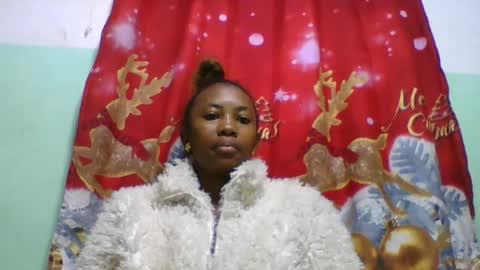 lucie196645 online show from June 17, 2026, 4:37 am