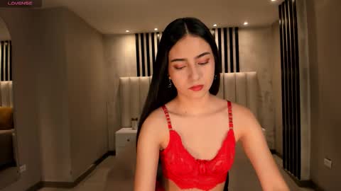 Lucie Martin online show from March 2, 2026, 7:10 pm