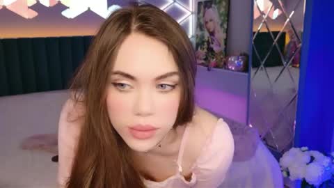 MimiFors online show from May 27, 2026, 6:38 pm