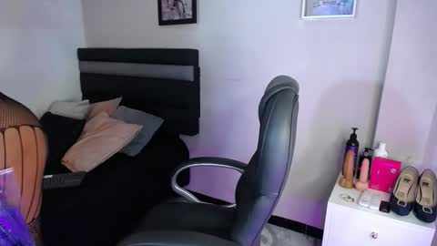 Snapshot of lucigh_ chatting on October 23, 2025, 7:45 pm Luci online show from October 23, 2025, 7:45 pm